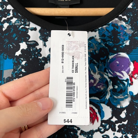 NWT Nicole Miller Cropped Long Sleeve Shirt Women Small Ice Thaw Floral Black - Picture 2 of 6